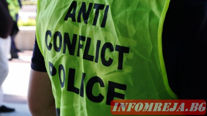 Полицаи охраняват НДК заради дискусията на 