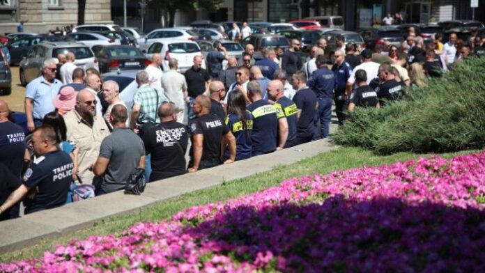 Полицаи в защита на Калин Стоянов! Той: Неуспели политици търсят вариант да си намерят „ала-бала” министър