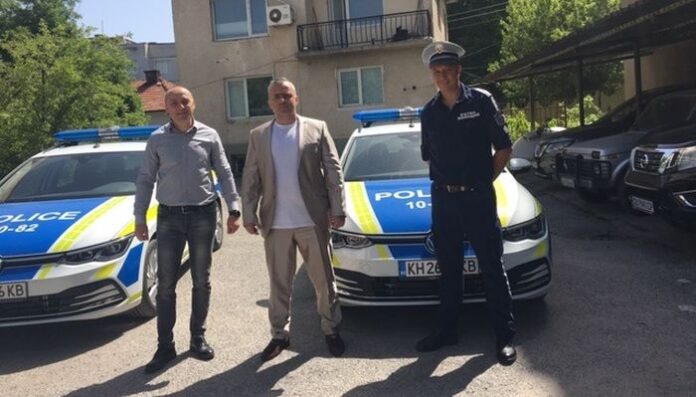 Полицейските управления в Дупница и Бобов дол получиха нови автомобили