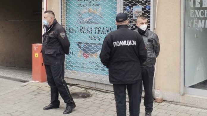 Полиция обгради офиса на автобусната фирма в Скопие
