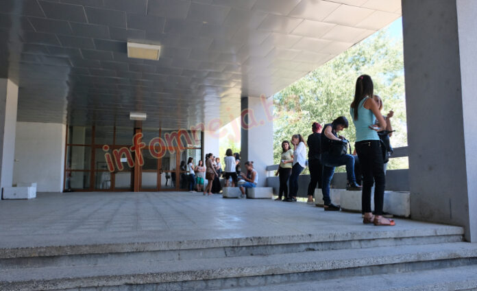 Помагат и на студентските общежития да си плащат тока