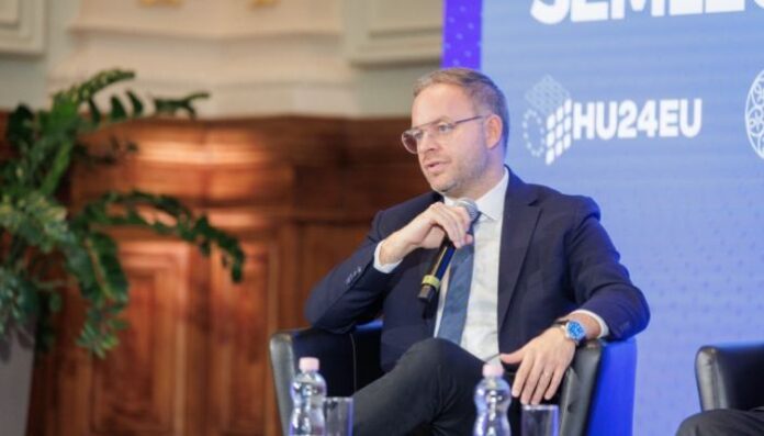 Помощникът на Орбан: Ако беше на мястото на Украйна