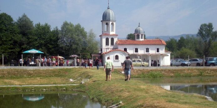 Пореден курбан за християнския празник Света Марина раздава утре неврокопчанинът  Румен Ципаров