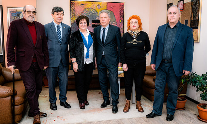 Посланикът на Казахстан посети ЮЗУ