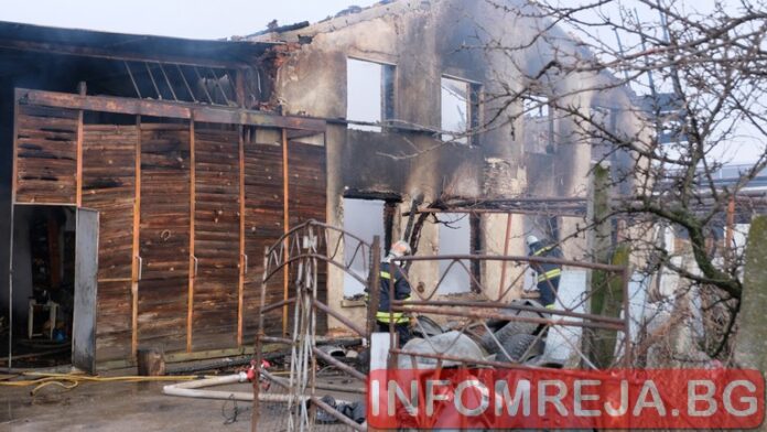 Потушиха пожар в жилищна сграда в Шумен