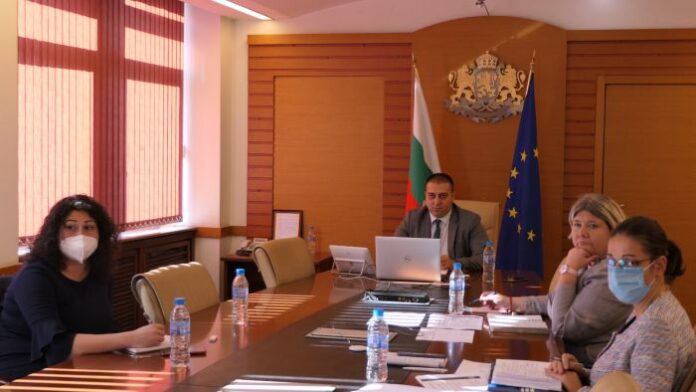 Повишават официалния контрол при превенцията на болестите по животните и хората