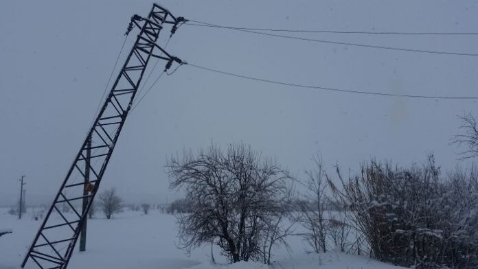Повреди в 250 селища отстраниха служители на ЧЕЗ