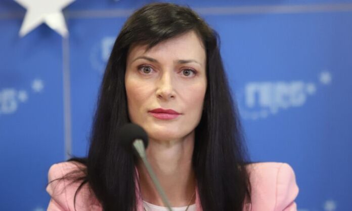 Повторна среща: Мария Габриел ще разговаря отново с БСП