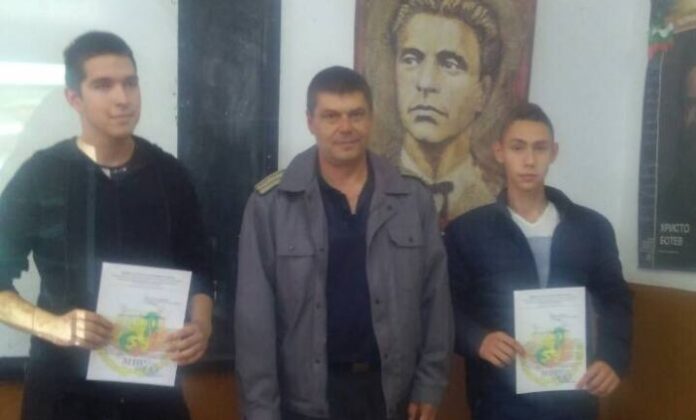 Поздравителен адрес за ученици