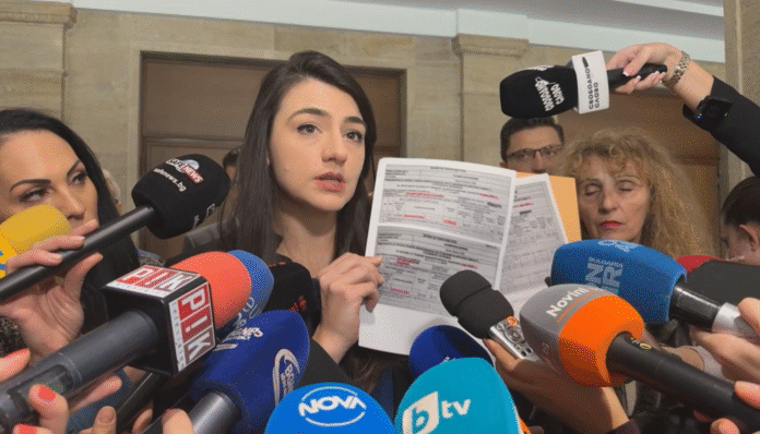 ПП: Частна фирма плаща на семейството на Сарафов за неясни услуги
