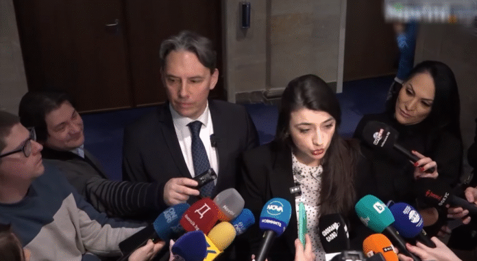 ПП гласуват против 