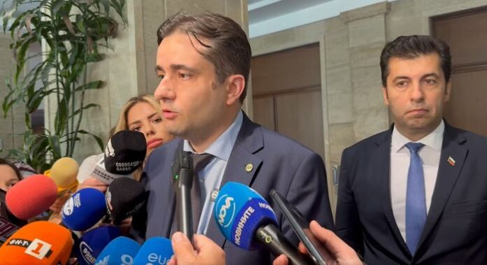 ПП за предложението на Пеевски: Той отвръща на удара и предлага противоконституционни текстове