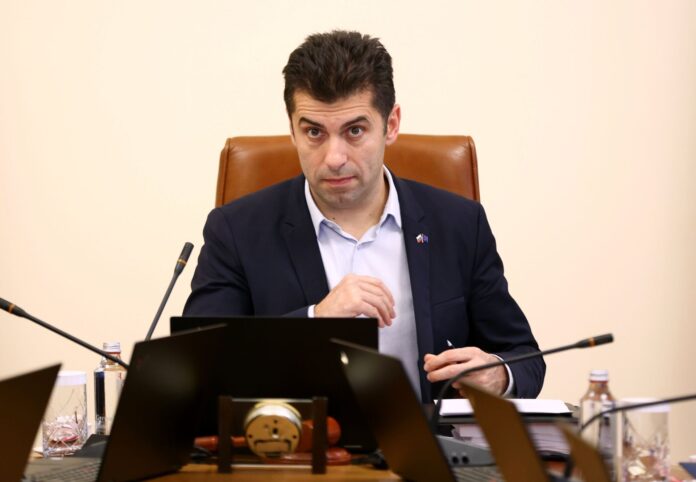 Правителството отпуска допълнително 860 милиона лева за кризата с тока