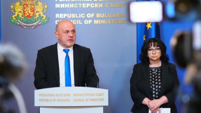 Правителството реже 8 проекта за над 1