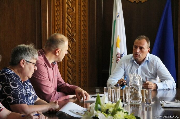 Правят списък на хората