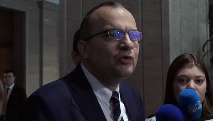 Предложение на ДБ: Служителите на МВР да се самоосигуряват
