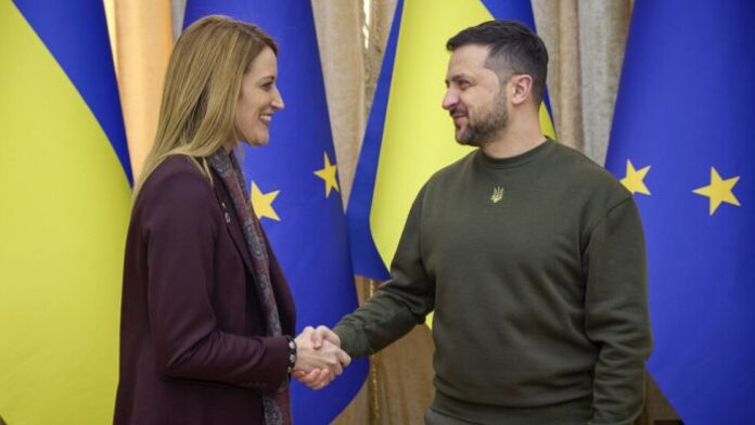 Председателят на Европейския парламент се срещна със Зеленски в Украйна