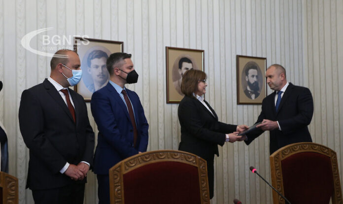 Предсрочните избори ще са на 11 юли