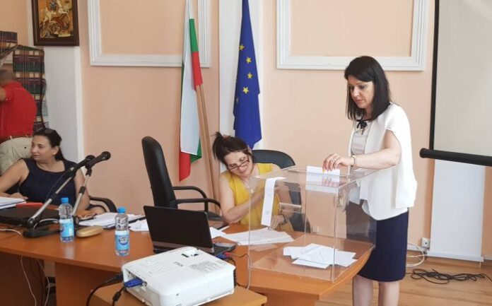 Преизбраха Михаела Крумова за председател на ОбС - Кюстендил