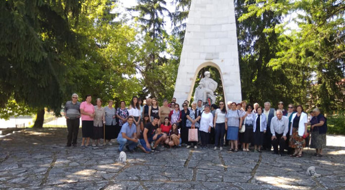 Преклониха се пред паметта на малките герои на Белица