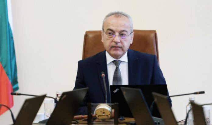 Премиерът Донев: Българската държава е в непрестанен контакт с журналиста Христо Грозев