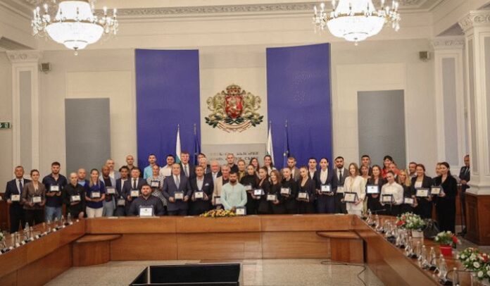 Премиерът Главчев и министър Глушков наградиха българските олимпийци и параолимпийци