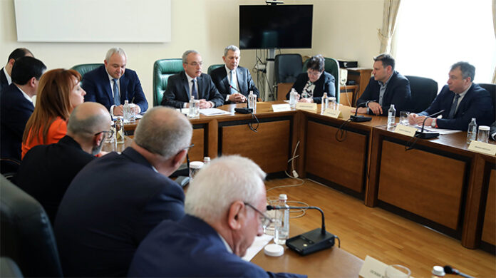 Премиерът обсъди с областните управители подготовката за изборите