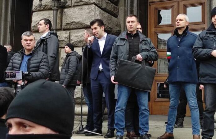 Премиерът пред протестиращите: Готов съм да чуя вашите критики
