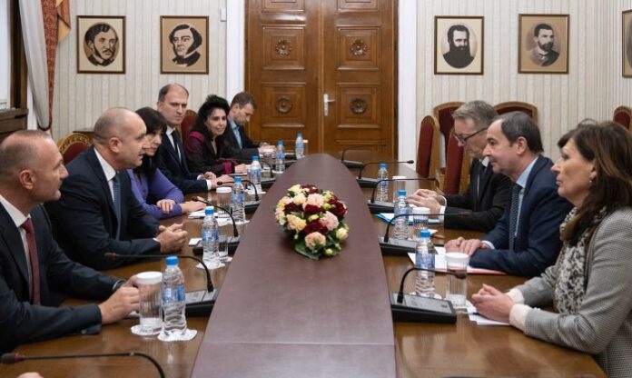 Президентът: България работи за дългосрочни и устойчиви решения в енергетиката