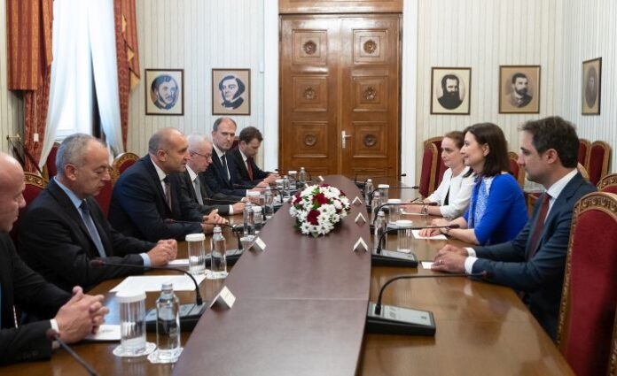 Президентът и еврокомисарят Иванова обсъдиха инвестициите в иновации