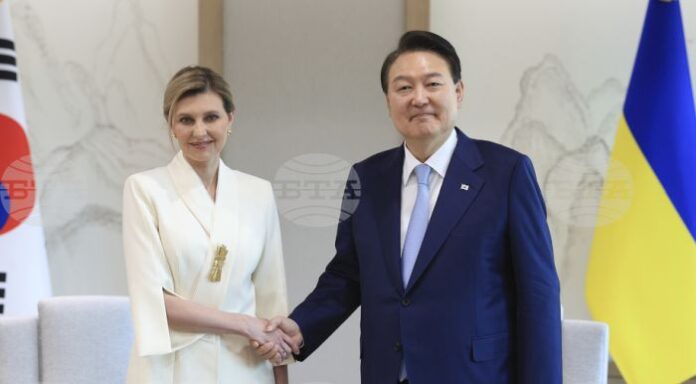 Президентът на Южна Корея се срещна с първата дама на Украйна