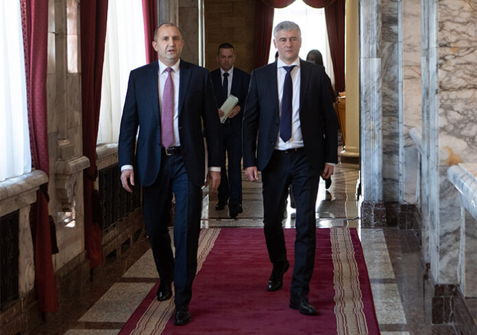 Президентът Румен Радев се срещна с кмета на Цариброд Владица Димитров