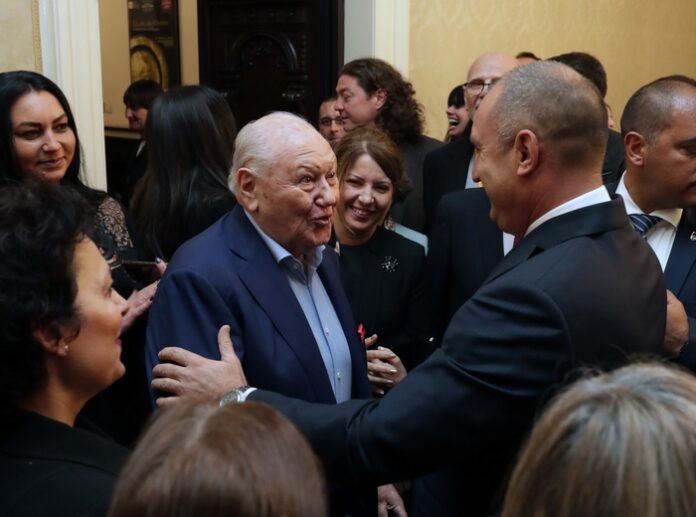 Президентът се срещна със сънародниците ни във Виена