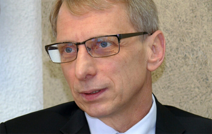 Приемът във висшите училища намалява с 8 %