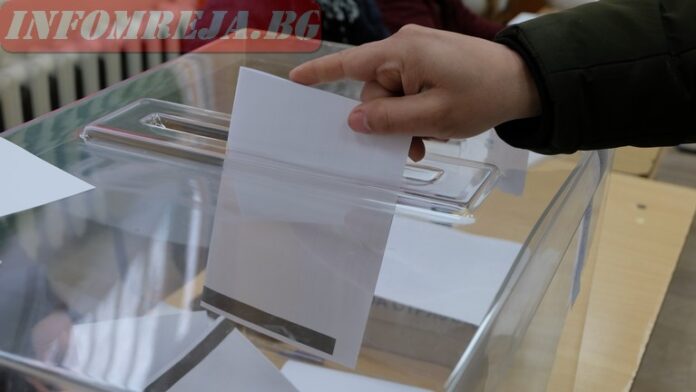 Проблеми с машините и гласуване с бюлетини в редица СИК в страната