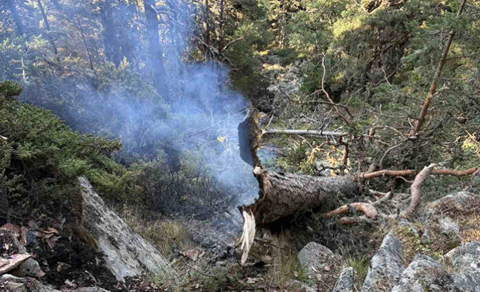 Продължава борбата със стихията в Рила