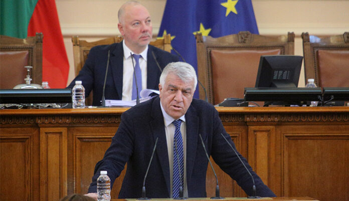 Проф. Гечев: Вижда се добър синхрон между ГЕРБ и служебния кабинет на Радев