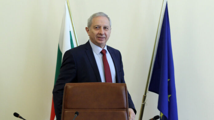 Проф. Огнян Герджиков не изключва служебен кабинет