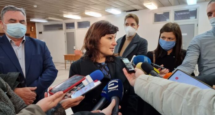 Проф. Сербезова обсъди с директори на столичните болници готовността за справяне с петата COVID вълна