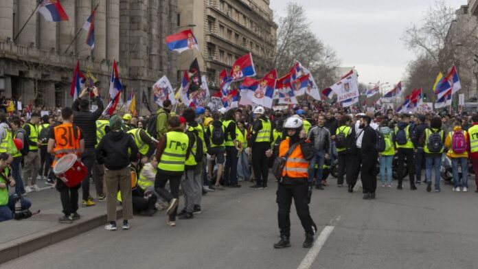 Протестът на сръбските студенти стана трансграничен