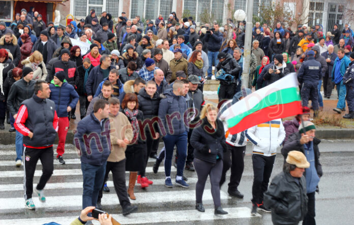 Протестът в Кресна успя! Работна група се събира в понеделник за обезопасяването на главния път