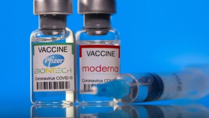 Проучване: Covid ваксината на Moderna създава повече антитела от тази на Pfizer/BioNTech
