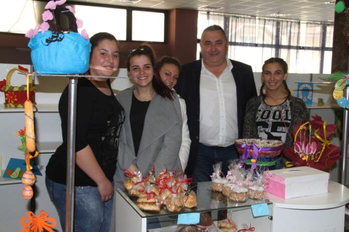Провеждат Великденски благотворителен базар в Дупница