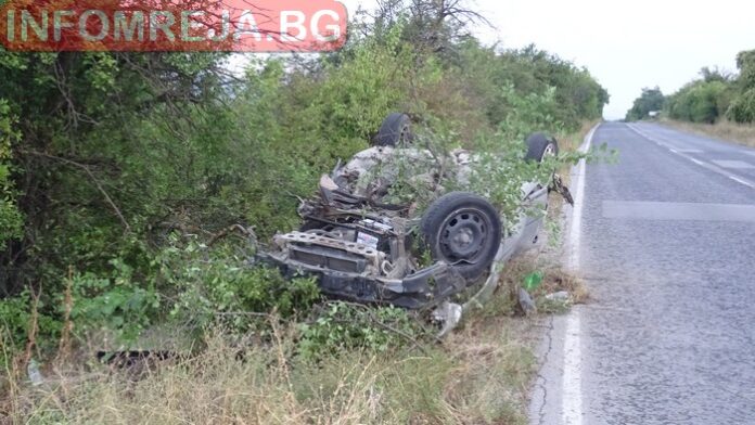 ПТП на Е-79: Водач на мерцедес налетя на пежо и избяга