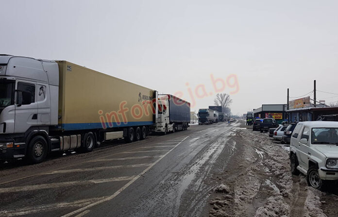 Пуснаха движението на камиони от Кулата към Гърция