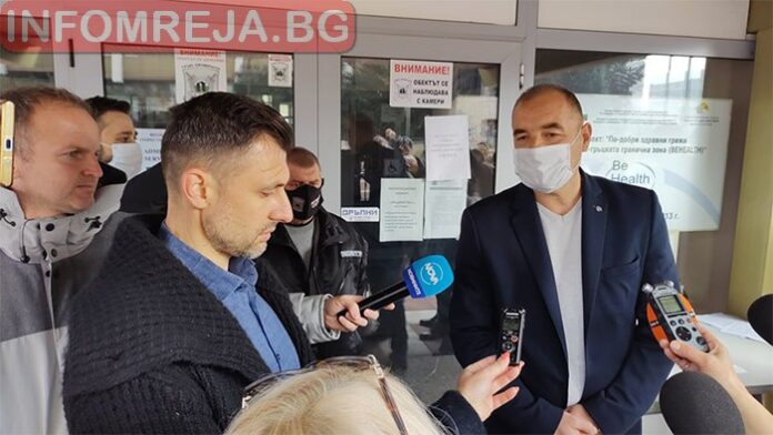 Първи протест пред РЗИ в Благоевград срещу новите мерки