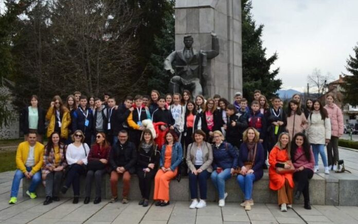 Първо ОУ в Гоце Делчев - сцена на международно сценично изкуство