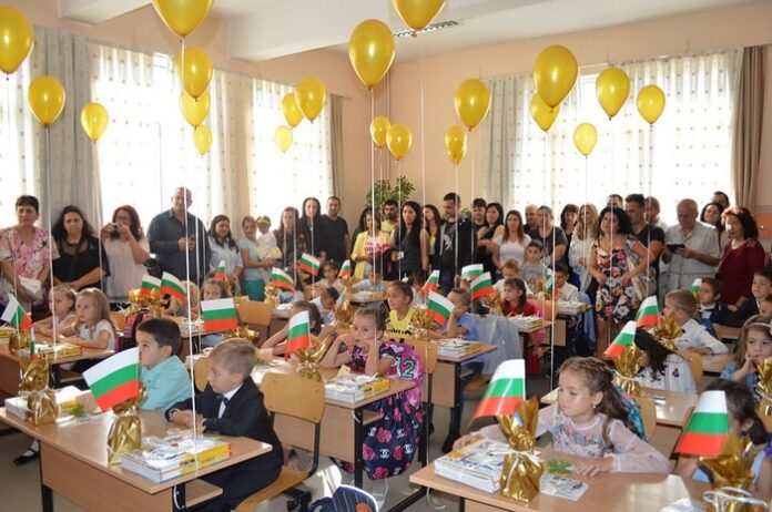 Първо ОУ в Гоце Делчев започна 160-ата си годишнина