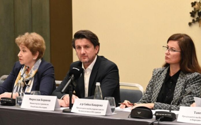 Работна група ще ускори издаването на визи за туристи и работници