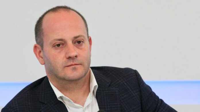 Радан Кънев: Искрено се извинявам за излъганите надежди и доверие